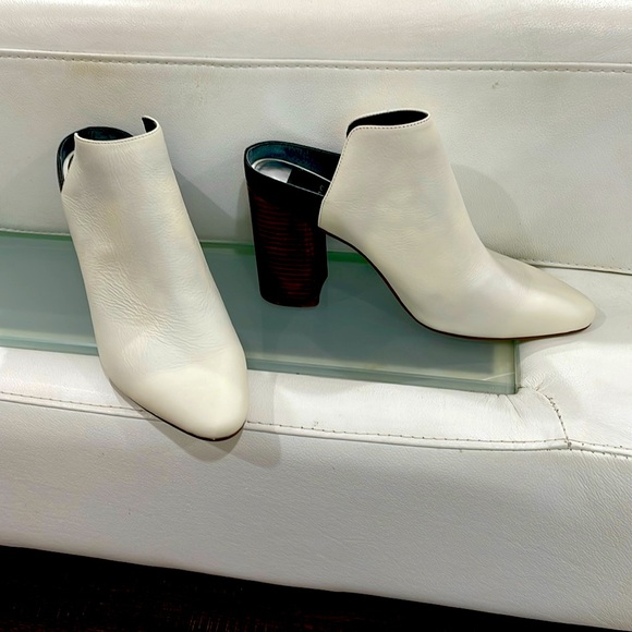 NWT 9 DOLCE VITA ivory white leather mule slip on leather block heel 4.5” in box - Picture 1 of 14